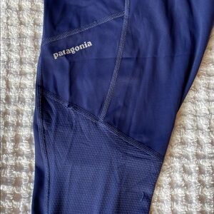 Woman’s Patagonia drawstring leggings